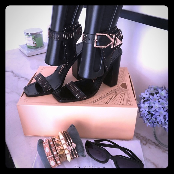 IVY KIRHZNER Women’s VOLT Shoes Black w/ROSE GOLD studs Gladiator Sandals SIZE 8 - Picture 4 of 16